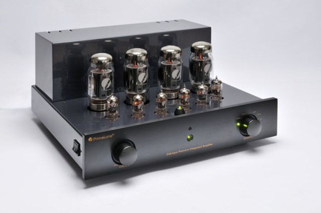 002-PrimaLuna-DiaLogue-Premium-Integrated-Amplifier---voorzijde-schuin-zonder-kap